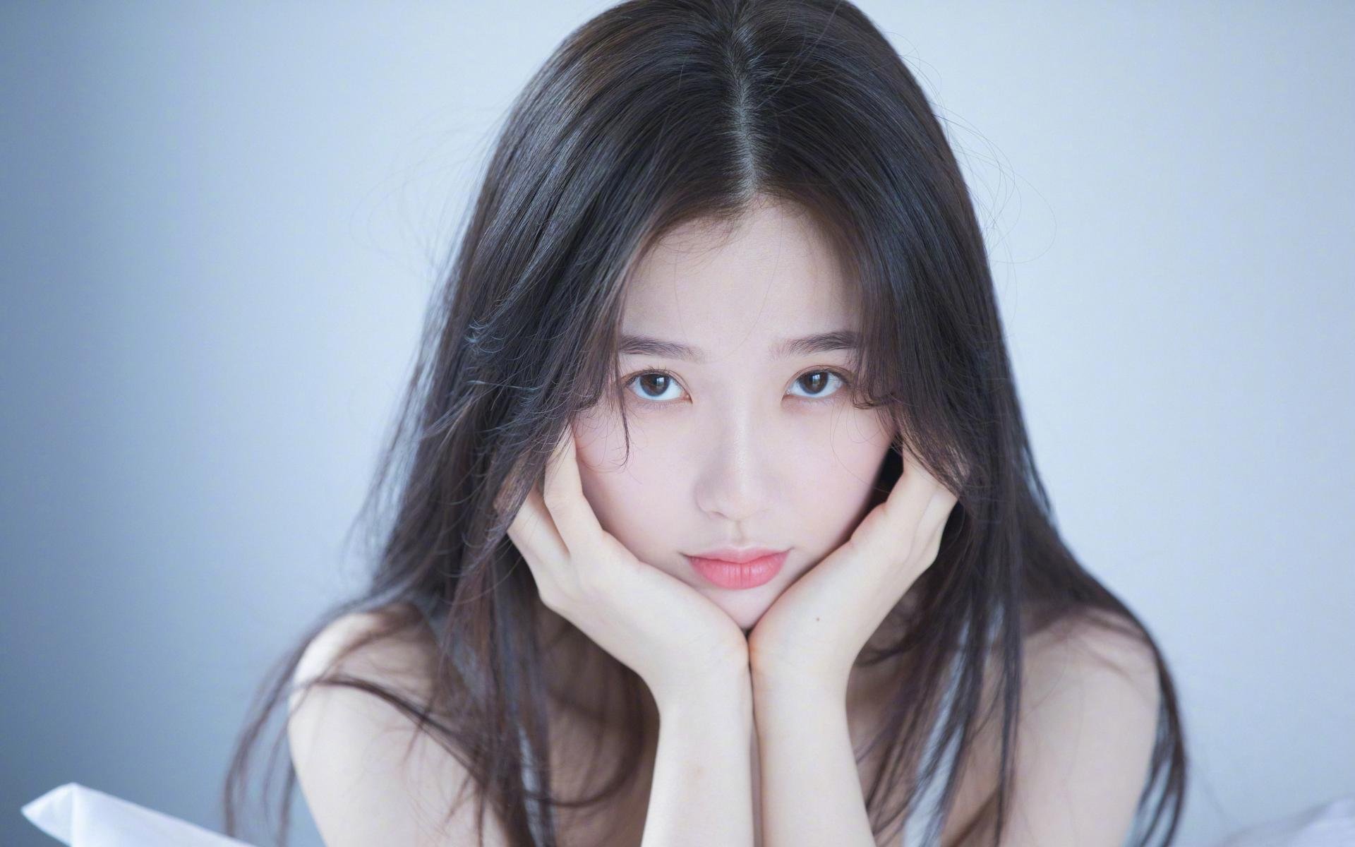 哈尔滨男篮在关键时刻稳定军心，夺得胜利，哈尔滨的篮球运动员